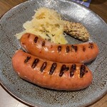 デリリウムカフェ レゼルブ - ソーセージの盛り合わせザワークラウト添え　1,320円