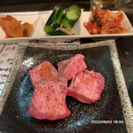 酒を焼肉で いちわ - 厚切りタン 小さい