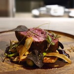 MONICA - 七谷鴨はローストされ、炭火で表面を焼き、香ばしい仕上がり。噛み締める度に旨味がじわーっとくる美味しさです。