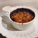 MONICA - 海亀はヒレが使われコラーゲンという感じです。猪のソーセージの旨味が印象的。ジュラのワインといいマッチングでした。