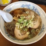 大ちゃんラーメン - キャーーー！！！チャーシューメンヽ(´o｀
            
            いつもは背脂たっぷりにするんだけど、病みあがりなので普通で^^;
            
            
            ではいただきましょう。
            
            
            いざ！
            
            
            