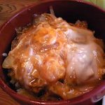 鈴川屋 浜松店 - ランチのミニ丼（日替わり）。この日はえび玉丼
