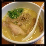 白鶏らーめん　７００円