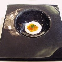 シェ・イノ - カリフラワーの冷製ムース、コンソメジュレ
