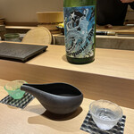 Namba Sushi Yokota - ★ターコイズブルー・純米吟醸(滋賀)海の色ターコイズブルーとタコをかけたシャレた日本酒。爽快な辛さのキレ味と酸味が楽しい夏酒！