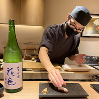 難波 鮨 よこ田 - 西宮出身とおっしゃるまだお若い職人さん。丁寧な所作、真摯な接客に好感がもてます(*•̀ᴗ•́*)و ̑̑頑張って！