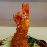 丸和 - 海老のシッポまでカラっと揚がっていて、美味しく食べることが出来ました。