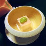 日本料理 にじ - 小付け　桜豆腐
