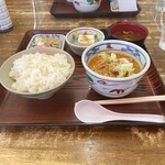 もつ煮屋 日の出食堂 - 