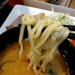 俺の中華たなか家 - 熱々つけ汁に冷え冷え麺を浸してリフト⤴️