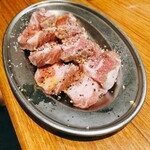 ホルモン 焼肉 楽丸 - ラム肩ロース