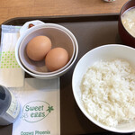 Sweet eggs - 【’22.6】たまごかけご飯＋みそ汁　759えん