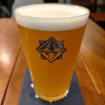 伊勢角屋麦酒 - Neko Nihiki ハーフパイント 820円税込、Culmination brewingとのコラボ、4種のホップが醸す柑橘やトロピカルフルーツなど豊かでフルーティな香り。