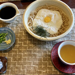 神社そば　村の下 - 冷たいとろろの更科そば(900円)