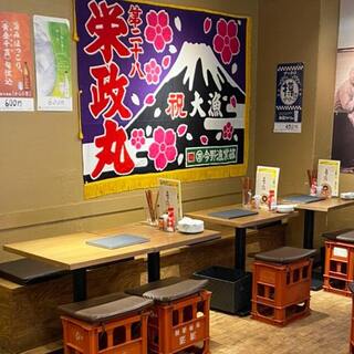 番屋を彷彿とさせる粋な店内