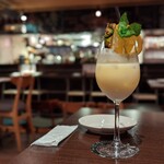 h Torattoria Soru Sariente - 看板メニューのトロピカルヨギパイン！間違いなく美味しい一杯です！