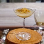 MONICA - ブランマンジェの上にはトウモロコシのエキスを抽出して作られたジュレです。透明でも味わいはまさにトウモロコシです。