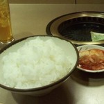 薩摩 - ごはん大、キムチ