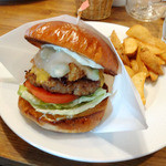 マグズカフェ - 3月限定サーモンフライチーズバーガー 