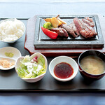 エリエールゴルフクラブ松山 - 和牛ヒレステーキ溶岩焼き