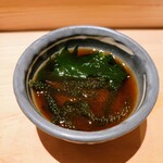 匠 進吾 - ワカメと海ぶどうの酢の物