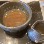 麺や ゆた花 - 右下が割スープ