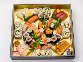 h Edomae Zushi Take - （出前）彩竹　3人前　11,840円