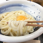 讃岐醤油うどん 青天上 - ちょっとズッシリした新鮮な麺