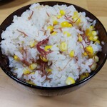 Sendagi Koshizuka - 玉蜀黍とコンビーフの炊き込み御飯。個人的にはコンビーフ丼よりこっちの食べ方のが好き。