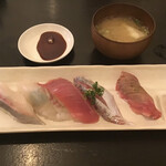 Minato Makana I Taishuumaru - 握り寿司