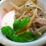 手打うどん かとう - 千切り牛蒡と牛肉が絶妙