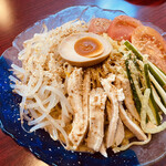 ラーメン ごくまる - 料理写真:冷し中華(大盛 ごま味)＝950円