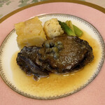 プティレストラン宮本 - 鮑のステーキ