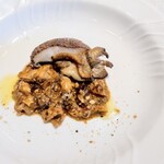 La Brianza - 近江牛モルツェッロフランスのプルロット原木しいたけ。モルツェッロたまに食べたくなります大好き美味しい♡(๑´ڡ`๑)