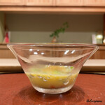 御料理 寺沢 - 車海老､蓴菜､碓井豌豆､生海胆の玉蜀黍の摺り流し