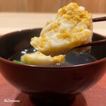 御料理 寺沢 - 生海胆と卵白だけで造られた真薯