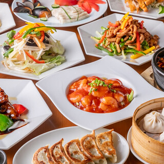 種類豊富なメニューをお得に楽しめるコースやセットがおすすめ◎