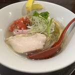 金町製麺 - 冷たい青唐辛子の塩そば（麺半分）