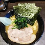 らーめん家 せんだい - 豚骨醤油 並。カタメオオメ　￥780