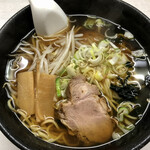 龍王 - 昭和テイストの醤油ラーメン380円