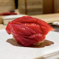 鮨 四心 - マグロ赤身漬け