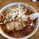 四川 - 担々麺　辛口　大盛　スープがさらに赤い