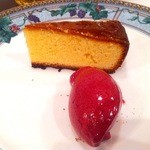 モンドール - オレンジケーキとラズベリーシャーベット