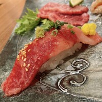 焼肉あきら 本郷本店 - 和牛タテバラ炙り寿司