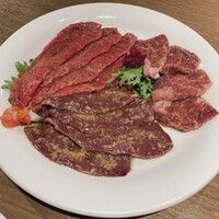 焼肉あきら 本郷本店 - サガリ・上ロース・和牛ハツ塩焼き※スタミナ焼きに変更
