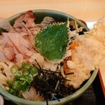 うどん ゆきの - 令和4年8月
            天ぶっかけ(海老天、野菜天) 900円