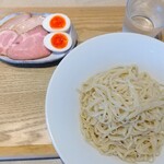 宍道湖しじみ中華蕎麦 琥珀 - 宍道湖しじみつけ蕎麦 1,200円、特製トッピング 400円、大盛 150円 ♪