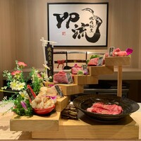 ②デート人気No.1！■挑戦コース■名物『階段盛り』『和牛うに包み』（8品＋肉7種+デザート）