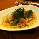 ラ･マンチーナ - 穴子、焼きナス、三つ葉、フレッシュトマトのパスタ