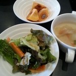 Vansan Kan - ☆食べ放題の 野菜とスープ…その日出ていた 柿
